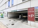 提携駐車場はホテル隣で移動も便利。