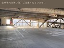 ホテル横に提携駐車場!雨の日の移動も快適。
