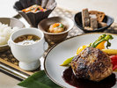 ディナーメニュー一例:炭火焼きハンバーグ御膳