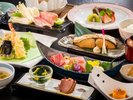【美味少量会席】通常の会席より2〜3品控えめな構成で、女子旅やシニア旅行にも人気のプランです。