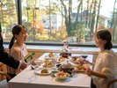 【夕食】女子旅にぴったりの優雅な夕食時間