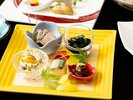 【夕食】旬魚のお造りを味わう一品