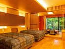 【モダン和洋室】ツインベッドと畳のお部屋で、和と洋それぞれの寛ぎをお楽しみいただけます。