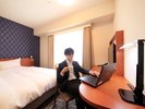 �y�e�����[�N�ɂ��I�z�傫�߂̃f�X�N�Ƀt���[WIFI�ł��d���ɏW���I�������ɂՂ�����̂u�n�c�͑S�������I
