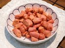 ごはんの御供「焼きタラコ」は、プチプチした食感が広がり、思わず箸が止まらなくなるおいしさです。