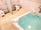女性用浴場はロック付きですので安心してご利用頂けますご利用時間 16〜24時 6〜9時