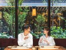 オールデイダイニング「Kati カティ」。季節の移ろいを感じる庭園の前で、優雅なご朝食を。