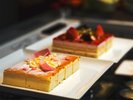 ホテルメイドのケーキを種類豊富に用意しております。