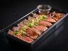 ステーキ弁当パン屋ブレドオールにて販売