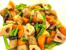 日替わり朝食一例:おふくろの味筑前煮。