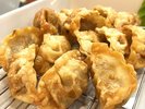 日替わり朝食一例:この餃子ってポン酢で食べても、醤油で食べても美味しいんですよね…