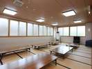 温泉大浴場の前にある休憩処。湯上りも広々空間でのんびり寛げます♪
