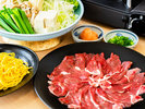 【ヴィラ・夕食】冬は鍋料理が人気。ラムしゃぶは北海道ならではの美食です。是非ご堪能ください。