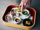 一皿に込められた季節の彩り。職人の手仕事が光る。