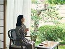 広縁から庭を眺めながら、心ゆくまで移ろう季節をお楽しみください