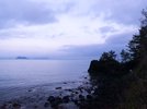 【笠山】早朝の笠山。静寂な中、日本海とそれに浮かぶ島々を望む。