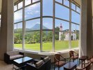 ロビーからの望む由布岳