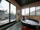 半露天風呂 信楽焼の浴槽(紅-kurenai-)