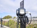 電気自動車充電器