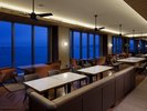 クラブラウンジ(最上階)夜