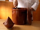 *【朝食一例】松本の老舗:大久保醸造の良質な原料をもとに、当館で仕込む自家製の味噌