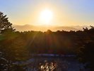 *【南アルプスの朝日】澄んだ空気の中、大自然のパノラマと壮大な日の出が織りなす絶景を楽しめます