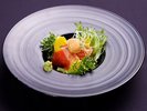 *【夏の夕食一例】信州のサーモンと彩り野菜の華やかな刺身サラダ