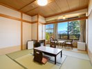 *【LAKE&FORESTview湖畔側/和室8畳】当館の最上階に位置する、広縁付きのお部屋