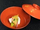 繊細な職人の技がひかる
