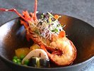 伊勢海老を煮方職人が丁寧に調理した具足煮。