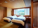 *【客室/寛庵301号室川側】大きな窓から望む自然美をお楽しみください※ワンちゃん不可