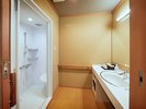 *【客室/寛庵301号室川側】清潔感あふれる洗面空間で、快適な滞在時間をサポート※ワンちゃん不可