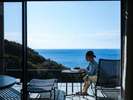 碧い海を一望するテラスで過ごす贅沢な時間(スイートルーム)