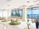 開放的なロビーラウンジ