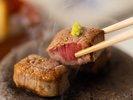 とろけるほどにあまくてジューシー!貴重な天草黒牛が味わえる