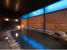 開放感あふれる湯殿で、ゆるやかに流れる癒しの時間をお楽しみください。