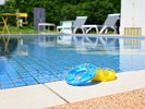 �y�^Aqua Terrace�z�Č���I�����Ȃ��q�l�̐��V�тɂ҂�����̐󂢃v�[����