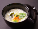 最高ランクの【神舞】そうめんを匠の技で椀物に。