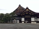 二条城 市バスで約30分