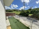 A棟:沖縄を体感できる広々としたベランダ