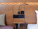 ダブルルームベッドボード bluetoothで音楽を流せます