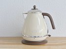 【客室備品】電気ケトル(DeLonghi)は全客室にて完備いたしております。