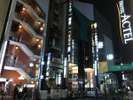 ホテル玄関前