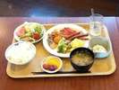 朝食の一例です。朝の活力になります。