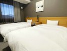 【ツインルーム】清潔感のあるお部屋でおくつろぎ下さいませ。