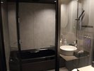 さくらHouse Suite〜シックなガラス張りのバスルーム(お部屋によって間取り・仕様が異なります)