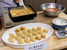 【あさまの田舎バイキング】手作りだし巻き卵。お客様の目の前で出来立てを料理人が作ります。
