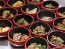 【朝食】人気の朝食小鉢はお刺身から付け合わせまで。種類豊富な小鉢は共立ならでは(一例)