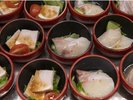 【朝食】人気の朝食小鉢はお刺身から付け合わせまで。種類豊富な小鉢は共立ならでは(一例)