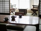 【和室10畳】温かいお茶を飲みながらごゆるりとお過ごしください。
